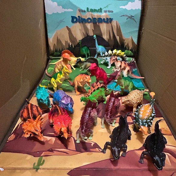 The Land of the Dinosaur,cube storage,Dino cave,rollout play mat, 22 Dinosaurs - Picture 3 of 4